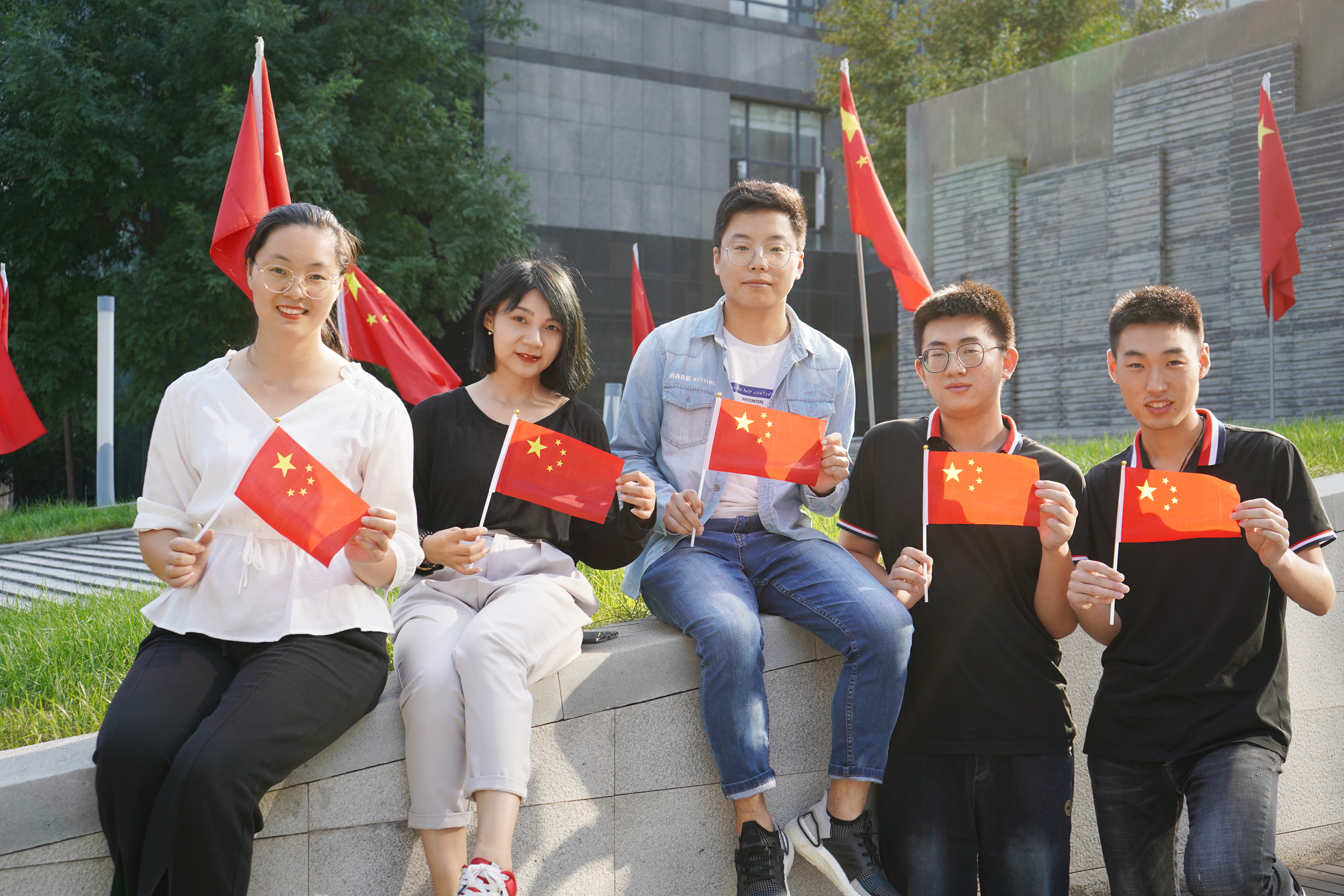 我和国旗合个影丨来自菲律宾亚星人的表白(图4)